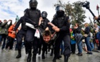 La justice russe condamne lourdement des manifestants, allège les accusations pour d'autres