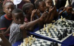 Au Nigeria, un club d'échecs améliore le quotidien d'enfants des bidonvilles