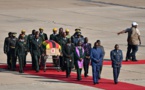 La dépouille de Mugabe rapatriée au Zimbabwe pour ses funérailles nationales