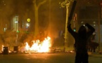 Catalogne: nouvelle nuit de tensions et de barricades à Barcelone