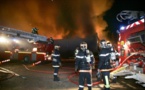 Soirée de violences urbaines dans les Yvelines, un chapiteau incendié