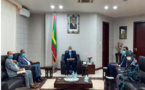 Le ministre des Affaires étrangères s’entretient avec l’ambassadeur d’Algérie