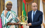 Le Président de la République reçoit un bouclier honorifique de l’OMS