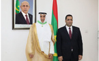 Au nom du Président de la République, le Premier ministre décore le directeur général président du Conseil d’administration du FADES