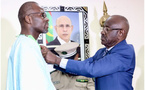Le ministre des Affaires étrangères décore l’ambassadeur du Sénégal en fin de mission en Mauritanie
