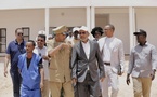 Le délégué général de TAAZOUR inaugure des infrastructures sanitaires et éducatives et lance un programme de distribution d’argent à Oualata