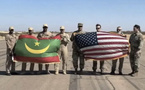 Exercices conjoints à bord d’un bombardier américain entre des officiers mauritaniens et américains