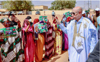 Le Président de la République salue un groupe de la “communauté TAAZOUR” dans la ville de Monguel.