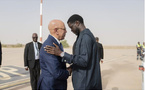 Le Président de la République reçoit son homologue sénégalais à l’aéroport international de Nouakchott