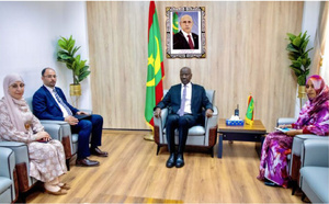 Le ministre des Affaires étrangères reçoit l’ambassadeur d’Algérie