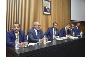 Une mission du ministère des Affaires étrangères rencontre la colonie mauritanienne à Bissau Une mission du ministère des Affaires étrangères rencontre la colonie mauritanienne à Bissau
