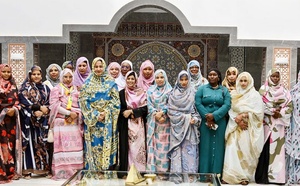 La Première Dame reçoit les jeunes filles honorées lors de la cérémonie de clôture de la Conférence Nationale sur l’Autonomisation des Jeunes