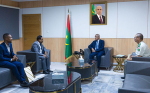 Le ministre de la Défense nationale reçoit l’ambassadeur de l’Inde à Nouakchott