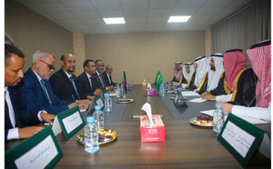 Le renforcement de la coopération bilatérale au menu des discussions entre le ministre des Affaires islamiques et le ministre saoudien du Hajj et de la Oumra