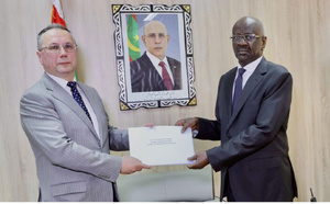 Le ministre des Affaires étrangères reçoit copie des lettres de créance de l’ambassadeur de Russie