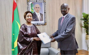 Le ministre des Affaires étrangères reçoit copie des lettres de créance de l’ambassadrice rwandaise