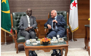 Le ministre des Affaires étrangères rencontre son homologue algérien