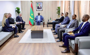 Le ministre des Affaires étrangères reçoit une délégation russe pour examiner le renforcement de la coopération bilatérale
