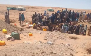 Tiris Zemour : plusieurs associations d’orpailleurs manifestent à Zouerate pour protester contre leur expulsion d’une zone près de Bir Moghreïn
