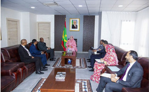 La ministre du Commerce et du Tourisme s’entretient avec l’ambassadeur sud-africain