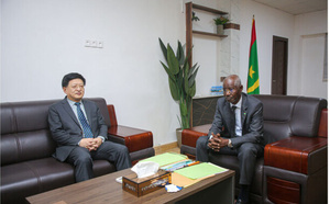 Le ministre des Domaines reçoit l’ambassadeur de Chine et examine avec lui les moyens de renforcer la coopération