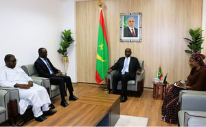 Le ministre des Affaires étrangères reçoit l’ambassadeur sénégalais