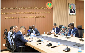 Le ministre des Affaires étrangères a présidé une réunion avec les chefs de missions diplomatiques en préparation de la première édition du Forum des communautés mauritaniennes à l’étranger.