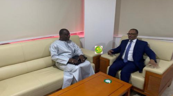 Le président de l’union du patronat mauritanien reçoit l’ambassadeur de Gambie