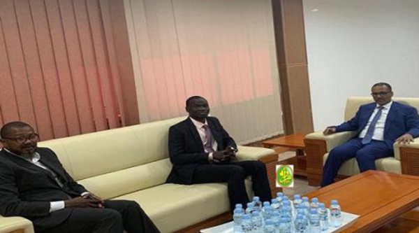 Le président du patronat discute avec l'ambassadeur ivoirien des moyens de renforcer la coopération entre les hommes d'affaires des deux pays