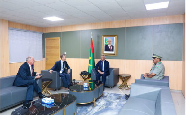 Le ministre de la Défense nationale s’entretient avec l’ambassadeur chef de la délégation de l’Union européenne à Nouakchott