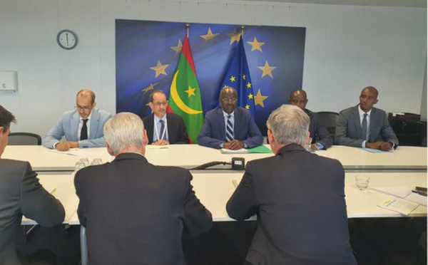 Le ministre des affaires étrangères rencontre le commissaire européen aux affaires intérieures et à la migration