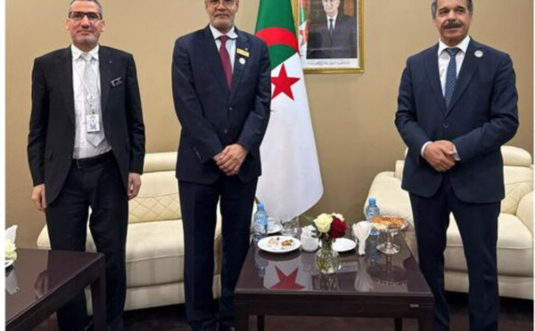 Le ministre de l’Economie et des Finances et le gouverneur de la Banque centrale s’entretiennent avec le ministre algérien des Finances