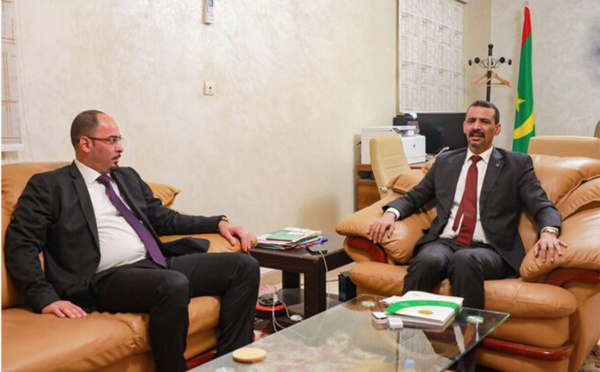 Le ministre de la Culture reçoit l’ambassadeur d’Algérie