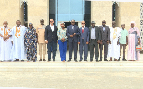 Le Premier Vice-Président de l’Assemblée nationale reçoit la Coordinatrice sous-régionale de Greenpeace pour l’Afrique de l’Ouest et son partenaire, l’ONG ZAKIA
