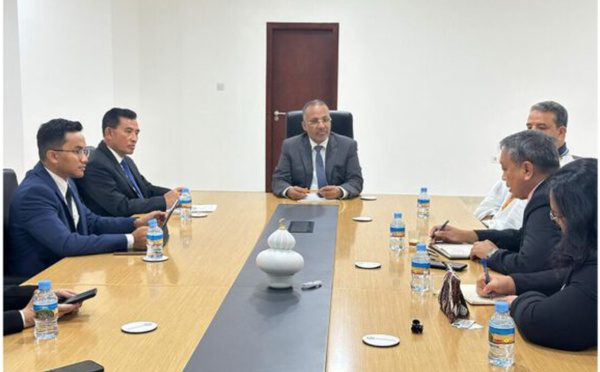 Le président de l’Union nationale du patronat mauritanien rencontre l’ambassadeur d’Indonésie dans notre pays