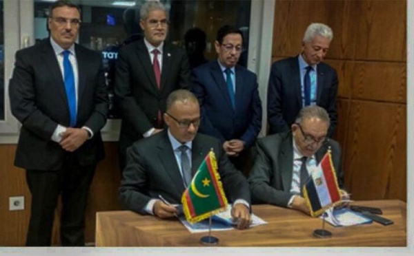 Signature d’un protocole de coopération entre l’Union nationale du patronat mauritanien et la Fédération des chambres de commerce égyptiennes
