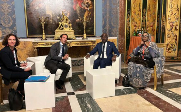 Le ministre des Affaires étrangères rencontre le représentant spécial de l’OTAN pour le Sud de la Méditerranée