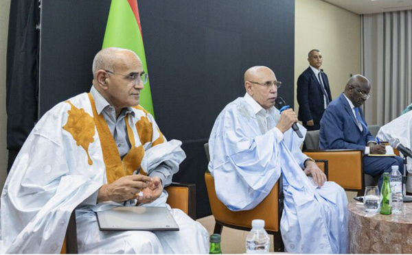 Le Président de la République rencontre notre communauté en Angola