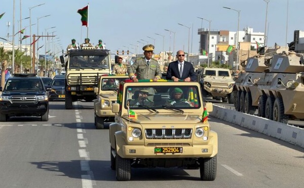 Le Président de la République préside le défilé militaire commémorant le 65e anniversaire de l’indépendance