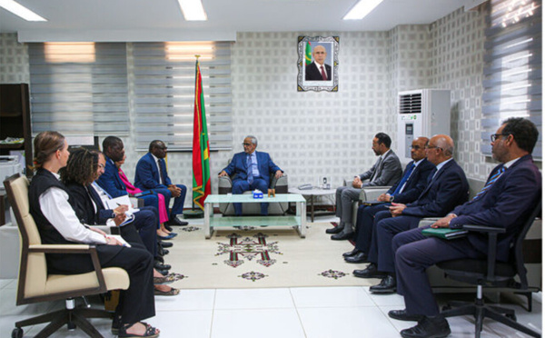 Le ministre des Affaires économiques reçoit le Secrétaire Exécutif de la CEA des Nations Unies