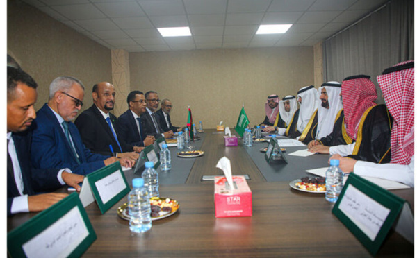 Le renforcement de la coopération bilatérale au menu des discussions entre le ministre des Affaires islamiques et le ministre saoudien du Hajj et de la Oumra