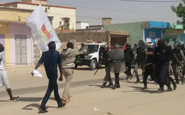 Un militant du mouvement IRA blessé lors d’affrontements avec la police devant le commissariat de Dar Naïm