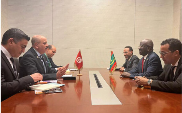 Le ministre des Affaires étrangères rencontre son homologue tunisien