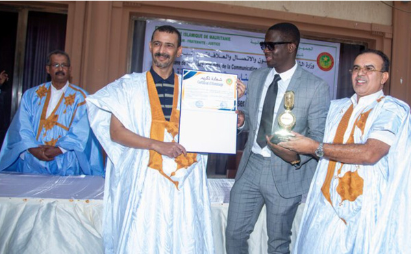 Le ministre de la Culture honore l’artiste mauritanien ADVISER, lauréat du prix “AFRIMA” du meilleur artiste d’Afrique du Nord pour 2026