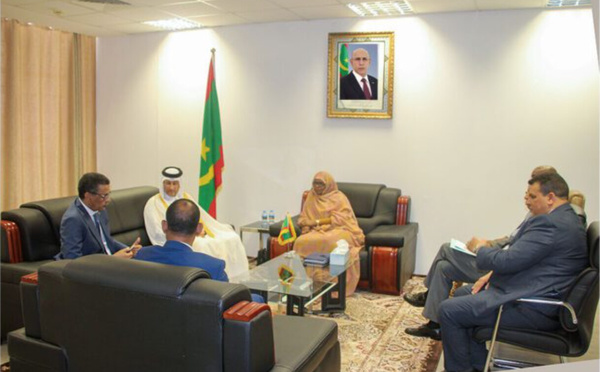 La ministre de la Fonction Publique reçoit l’ambassadeur de l’État du Qatar