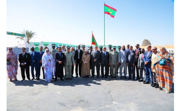 Le ministre des Finances par intérim décore des fonctionnaires du ministère