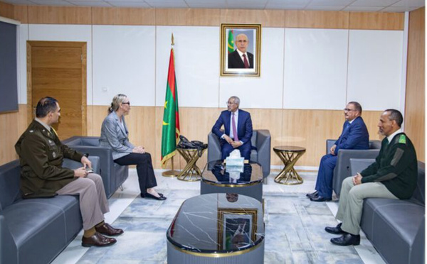 Le ministre de la Défense reçoit la chargée d’affaires par intérim de l’ambassade américaine à Nouakchott