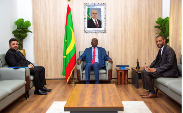 Le ministre des Affaires étrangères reçoit l’ambassadeur libyen accrédité à Nouakchott