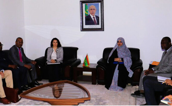 La ministre de l’Éducation tient une réunion avec une mission de la Fondation FIFA