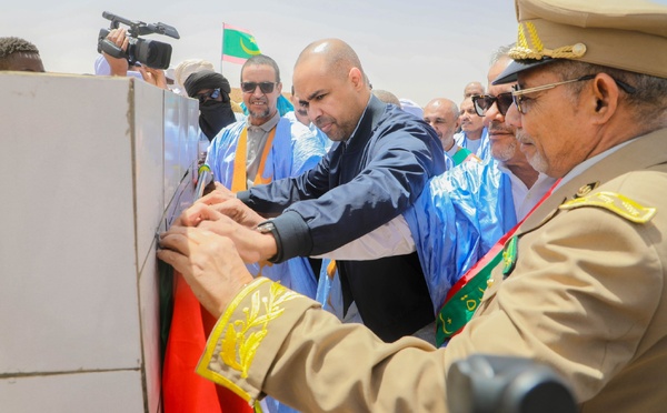 Le Délégué général de TAAZOUR, SIDI Moulaye Zeine, inaugure deux barrages dans la commune d’El Baten, dans la moughataa de Oualata